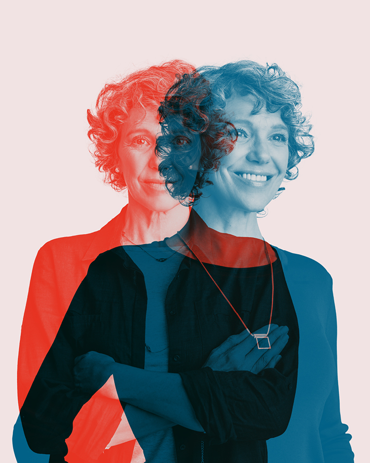 Frau mit Locken in blauer und roter Farbe